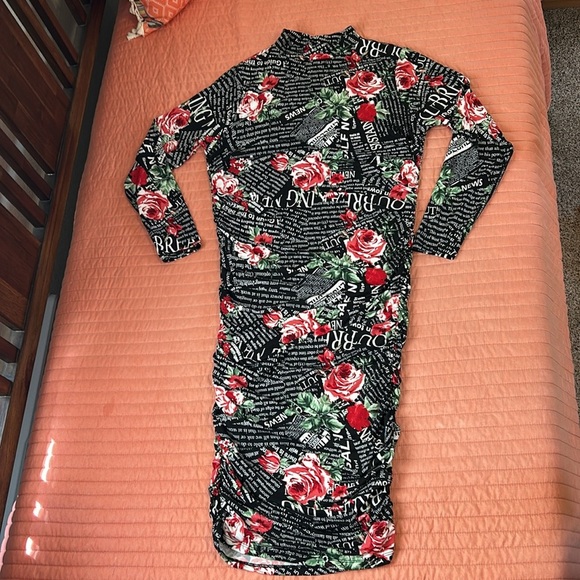 Almost Famous Black Floral Newsprint Long Sleeve Bodycon Dress size 1X - Picture 14 of 16